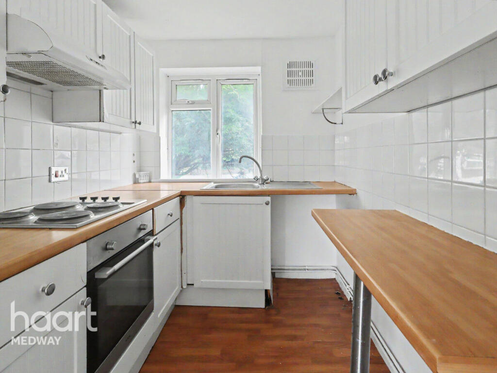 Main image of property: High Street, Gillingham