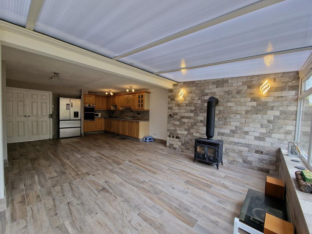 House in Wolverhampton, West Midlands - More