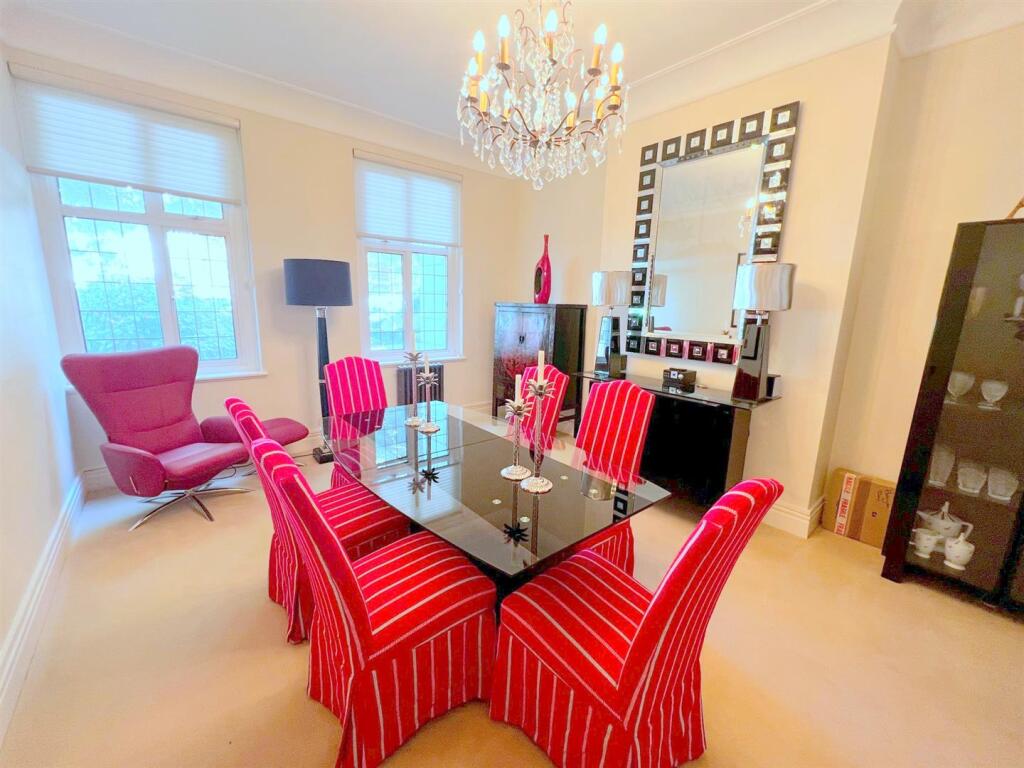 Apartment in Eastbourne, East Sussex - View 4