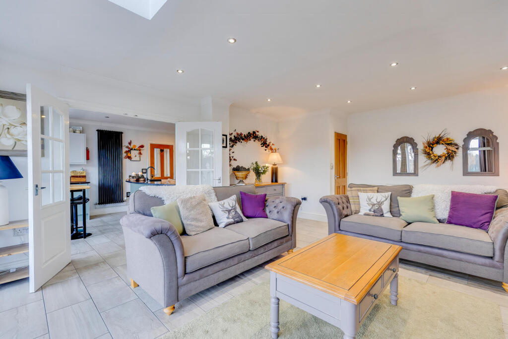 8, Clos Y Bryn, Rhiwbina, Cardiff photo 3