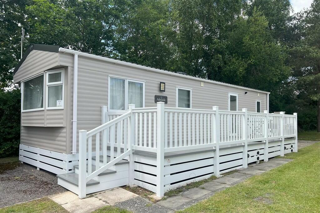 2-bed caravan on Oakdene Forest Holiday Park, St. Leonards, Ringwood, £39,500