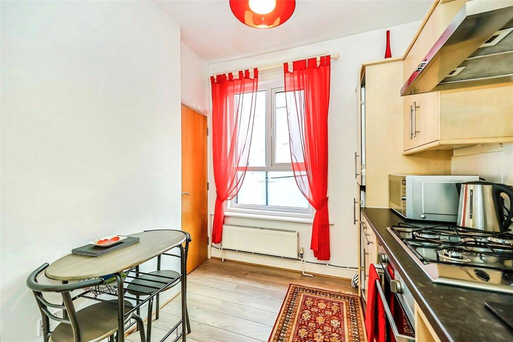 Apartment in Portsmouth - View 4