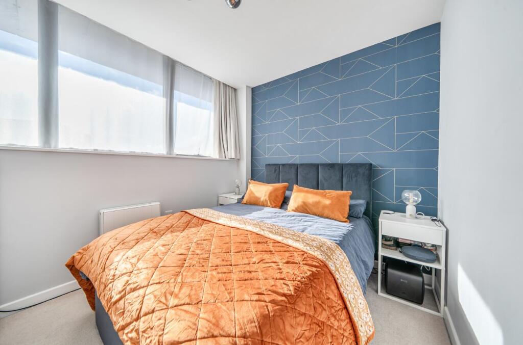 Apartment in Harrow - More