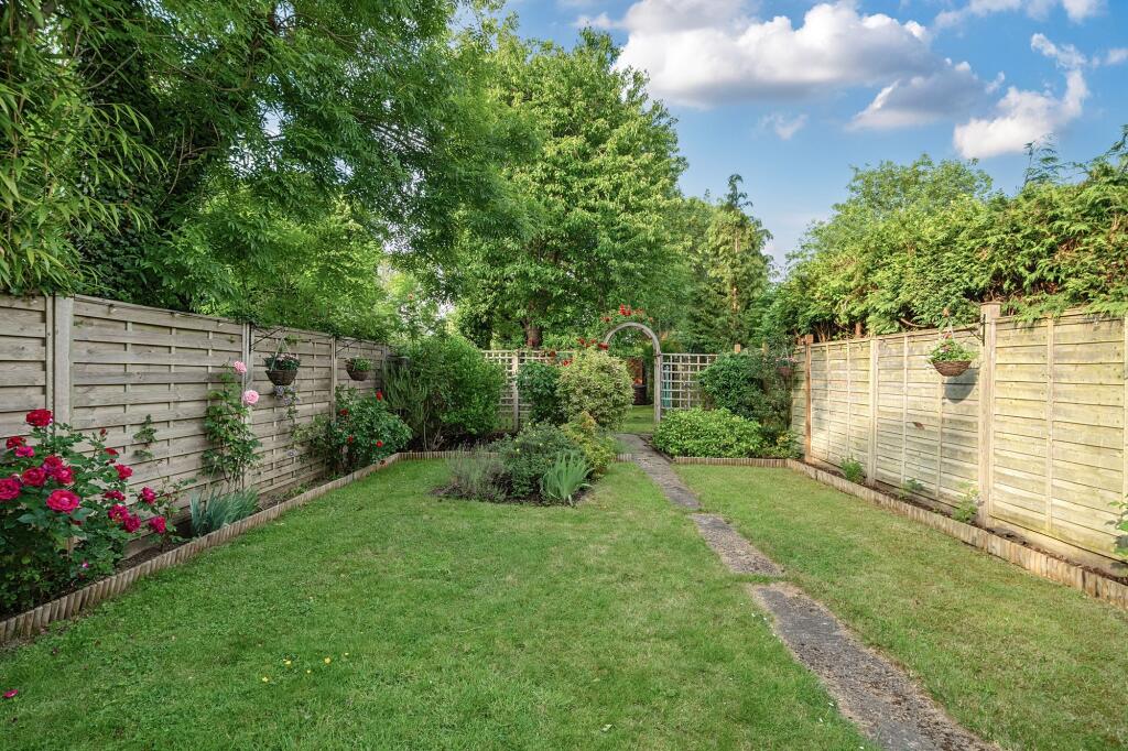 House in Mole Valley, Surrey - View 2