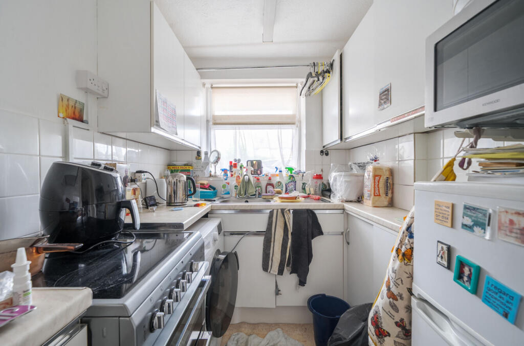 Apartment in Worthing, West Sussex - View 4