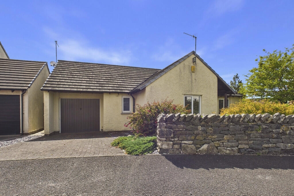 Main image of property: 45 Esthwaite Green, Kendal, Cumbria, LA9 7RZ