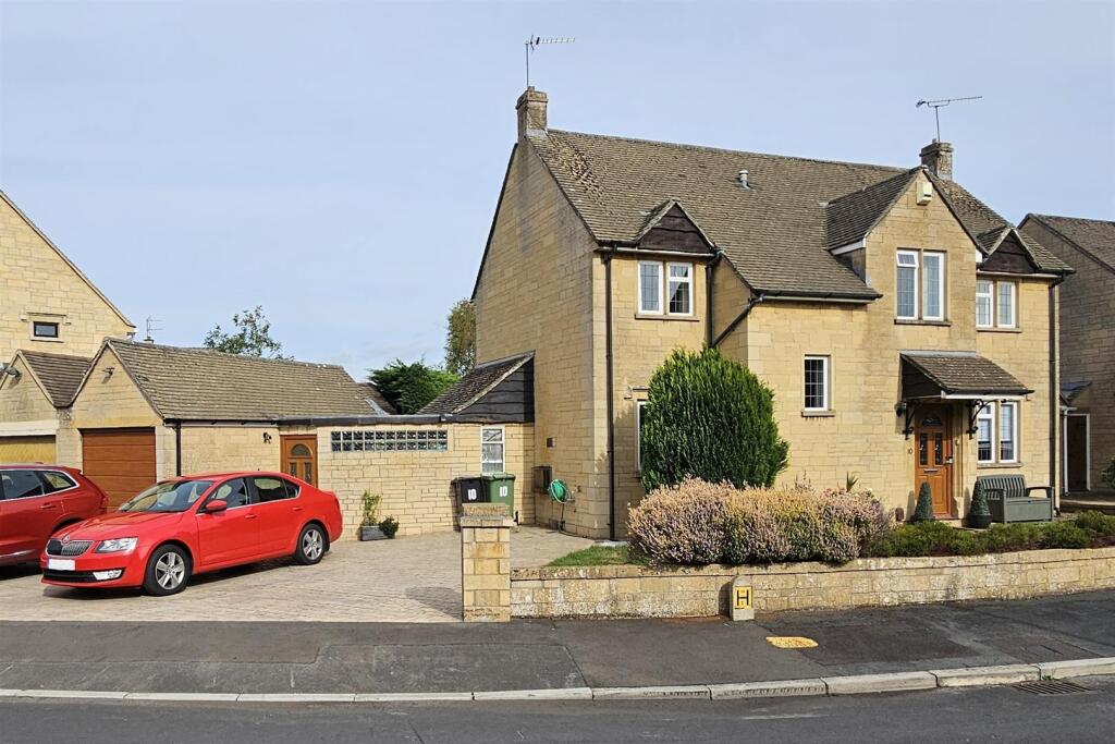 Main image of property: Park Crescent, Frenchay, Bristol