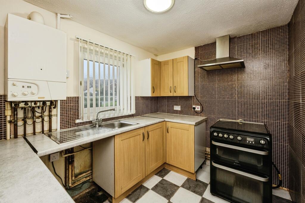 Llys-Uchaf, Birchgrove, Swansea photo 3