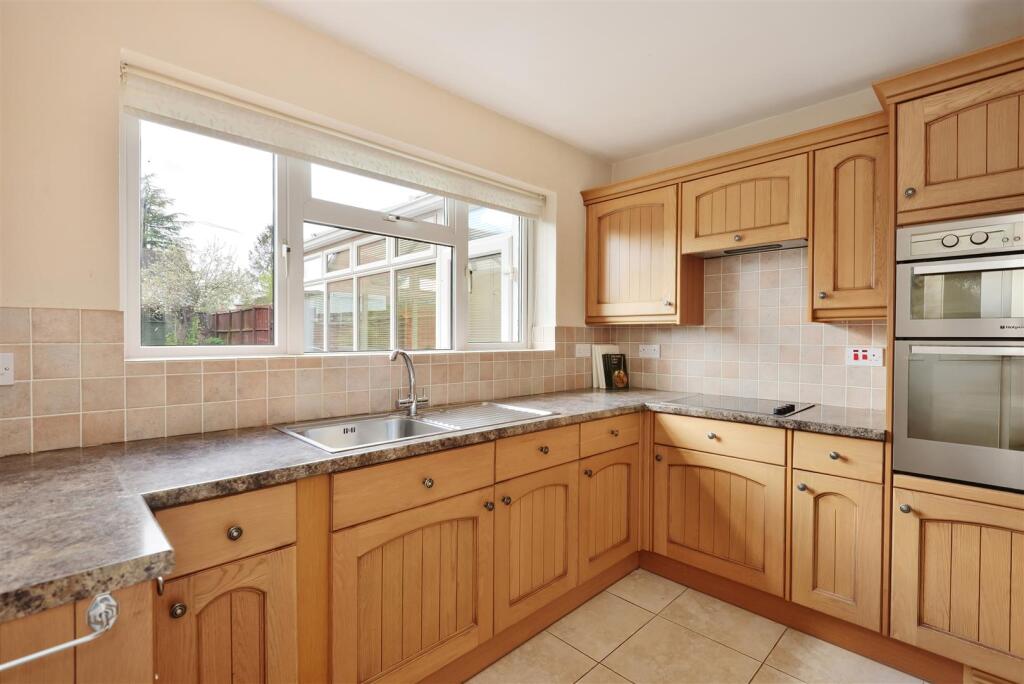House in Hereford, Herefordshire - View 3