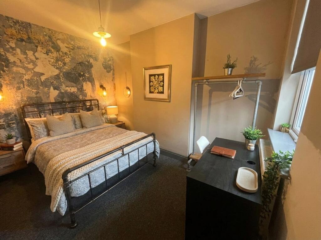 Main image of property: Colwick Road, Nottingham