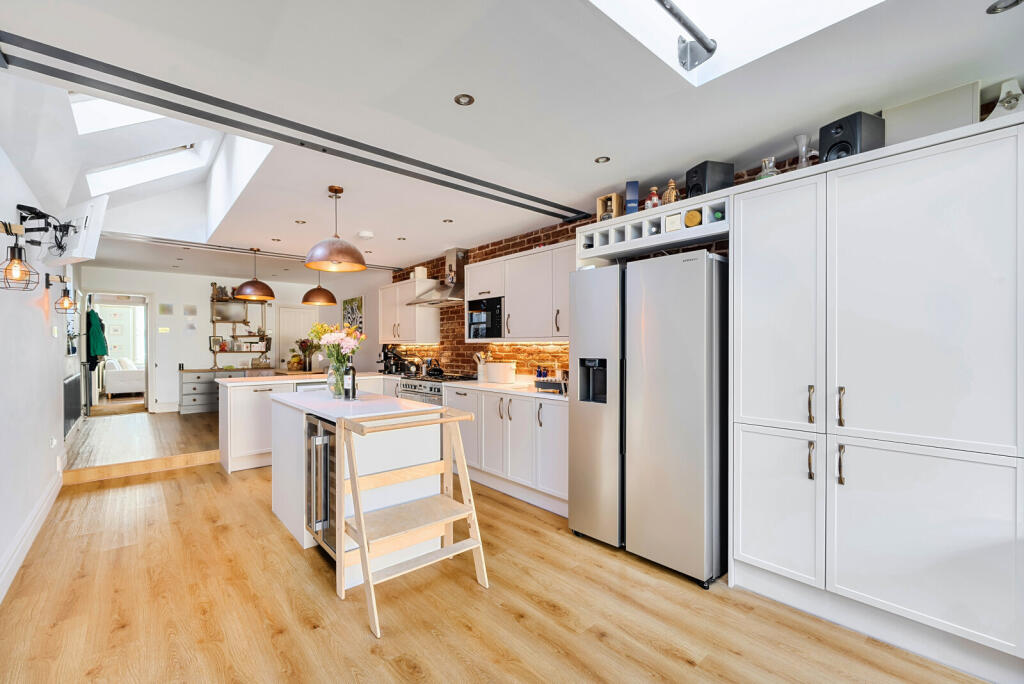 House in Guildford - View 5