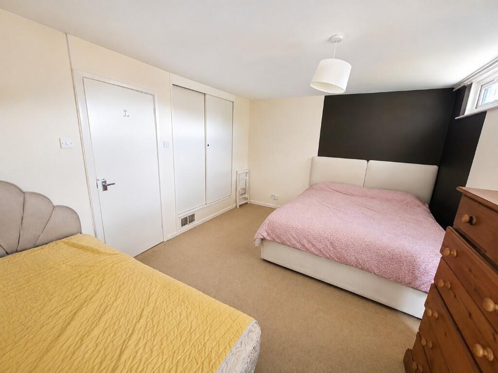Apartment in Ipswich - View 5
