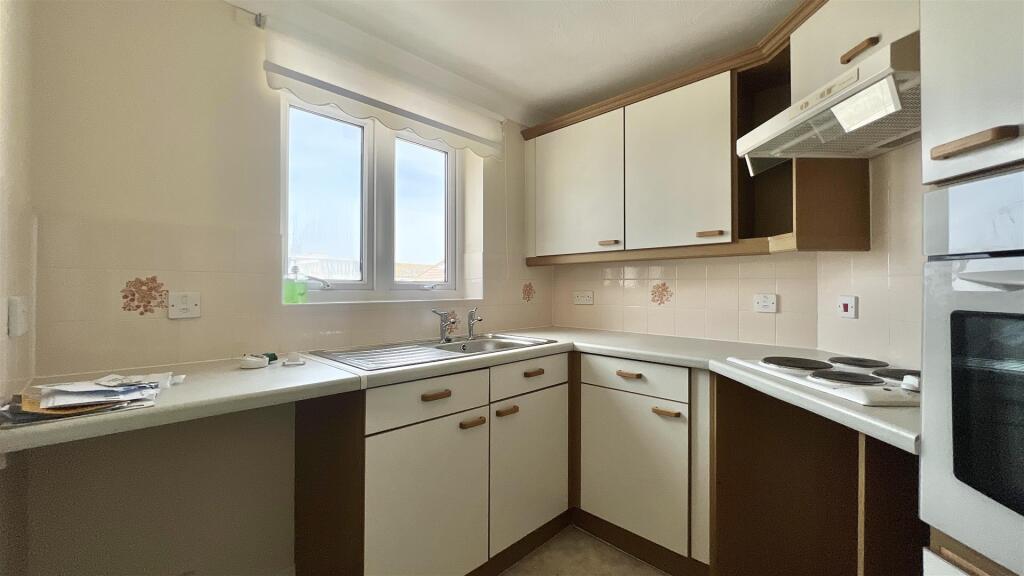 Apartment in Newquay, Trenance - View 5