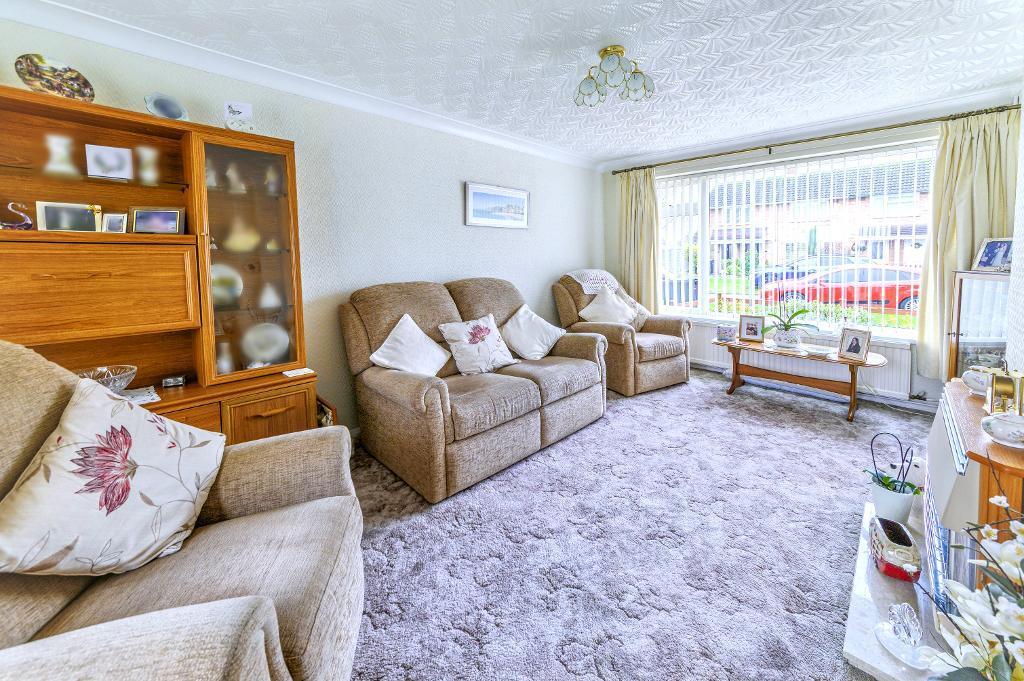 Dale Close, Bedford, MK41 8EW photo 3