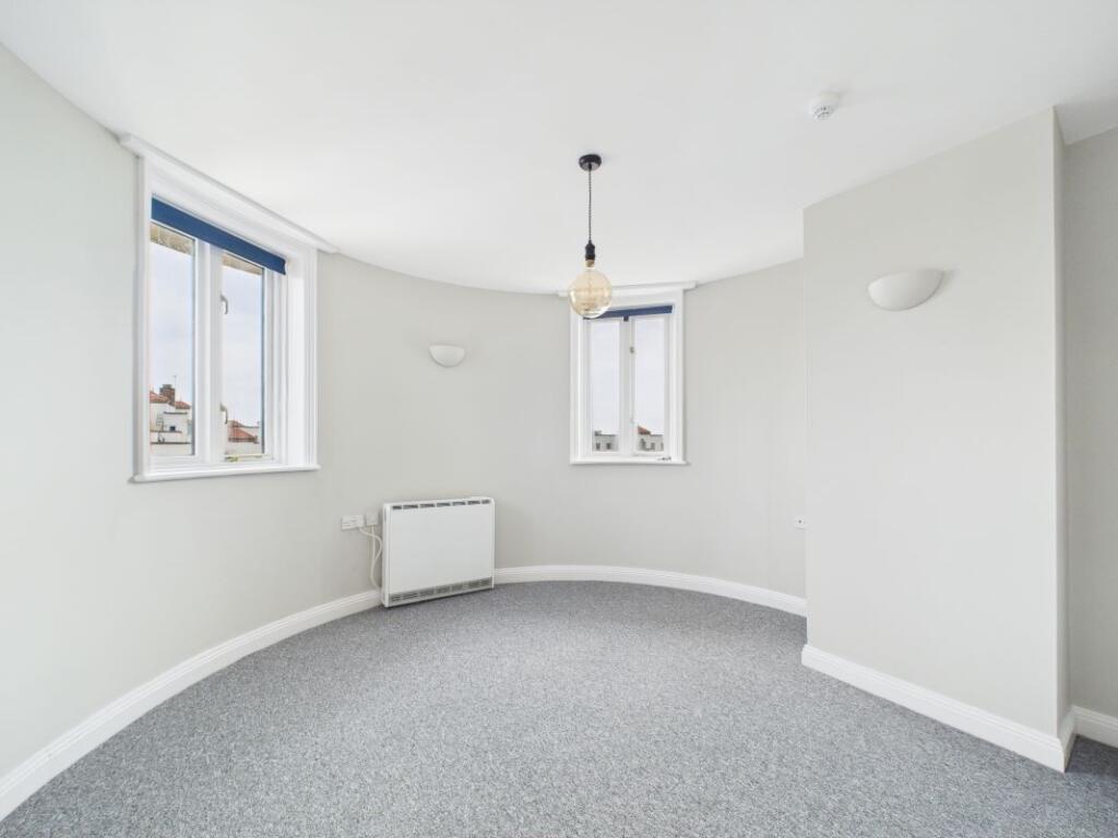 Flat 43 Burlington East Mansions, 11 Owls Road, Bournemouth, Dorset, BH5 1AT – pohled 5