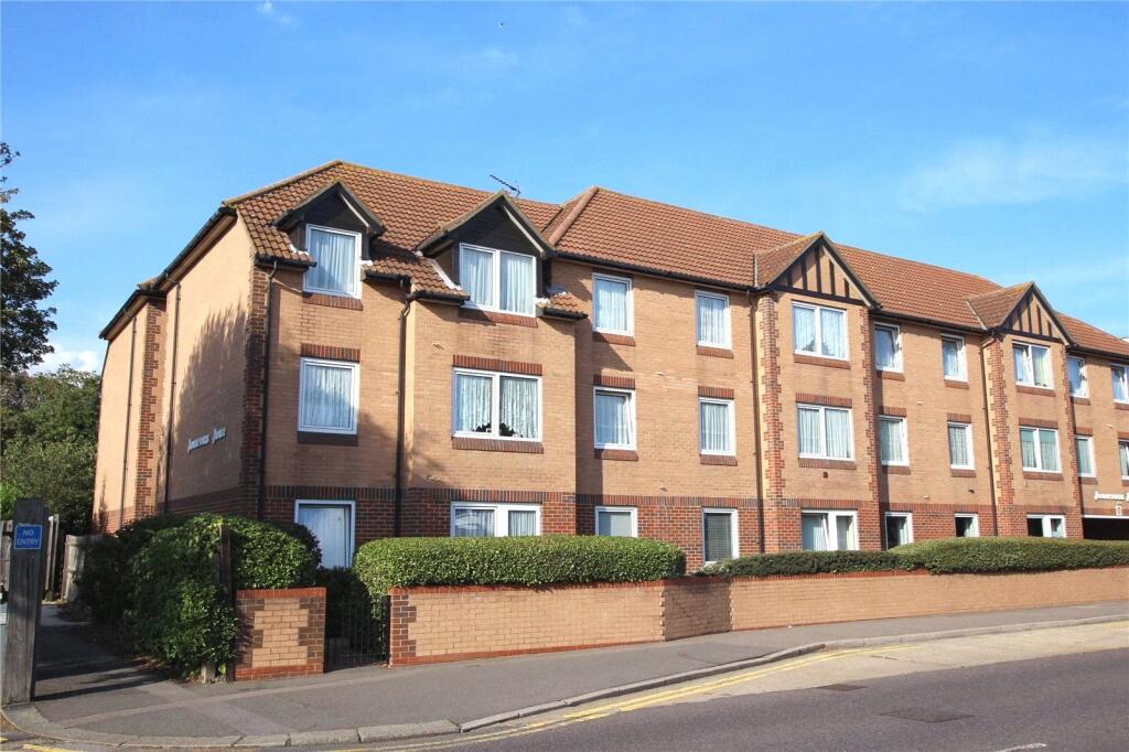 1-bed house on Station Road, Thorpe Bay, Essex, SS1, £135,000