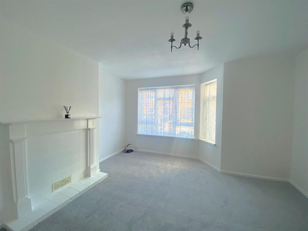 Apartment in Tonbridge - View 3