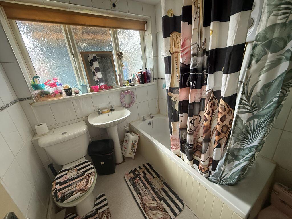 House in Stoke-on-Trent - View 4