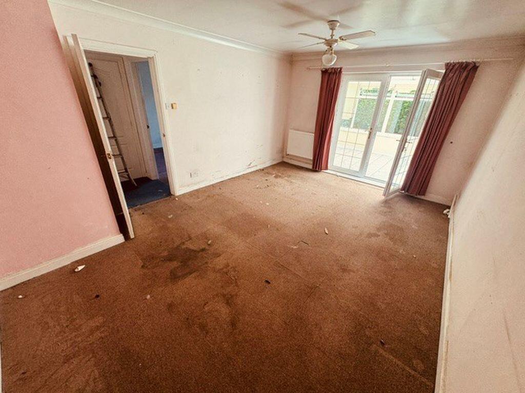 House in Stoke-on-Trent - View 4