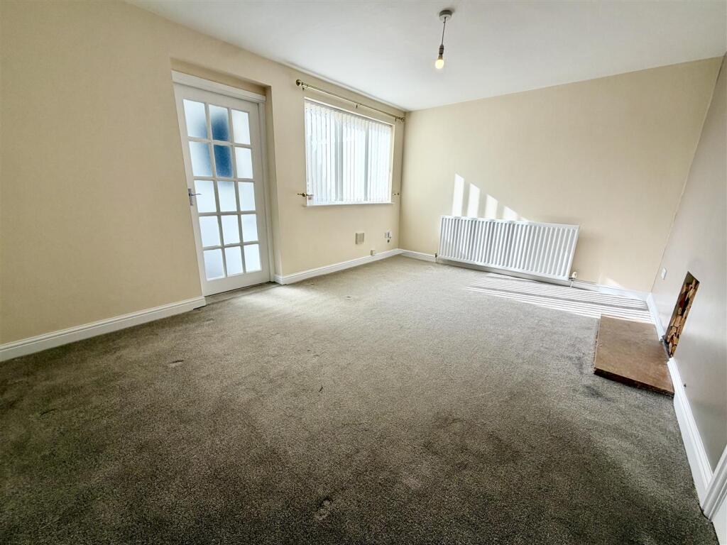 House in Leeds, Allerton Bywater - View 2