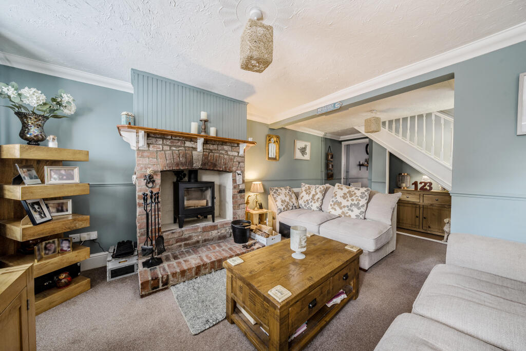 Bradenstoke, Nr Chippenham, Wilts, SN15 photo 3