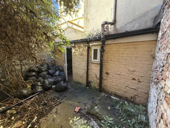 Rear Ext T202610010927.jpg
