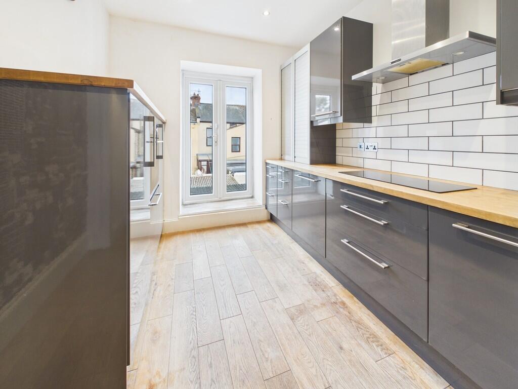 Apartment in Plymouth, Stoke - View 3