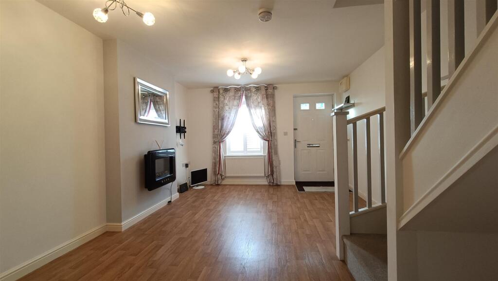 House in Lincoln - View 2