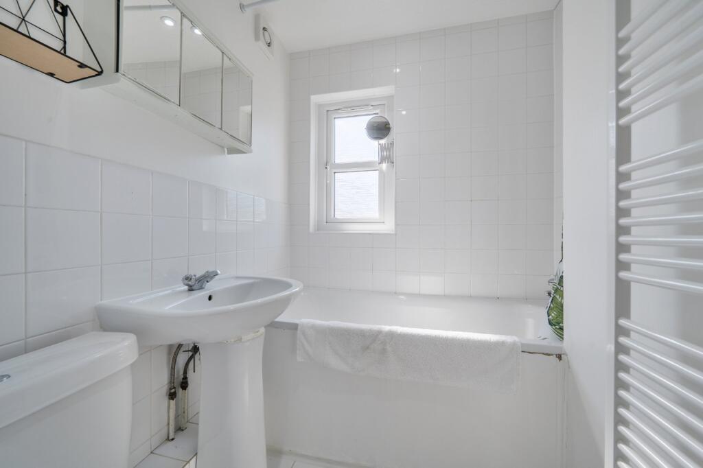 Apartment in London - View 5