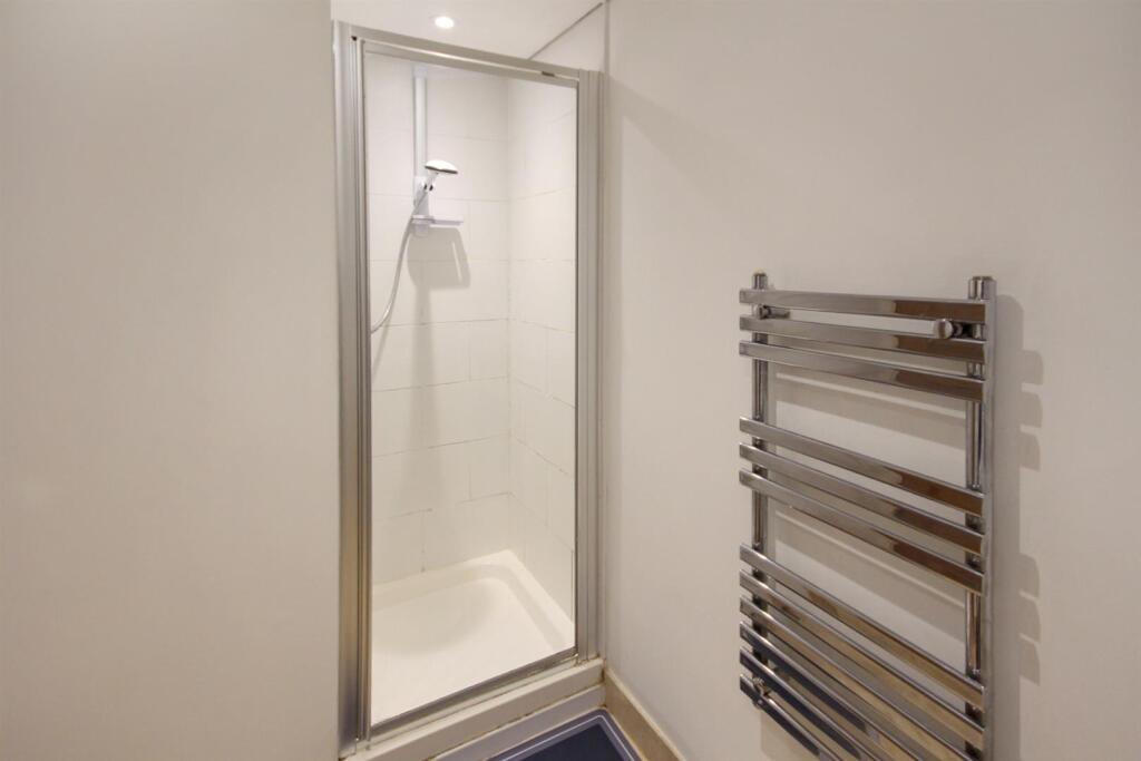 Apartment in Brighton, Westdene - More