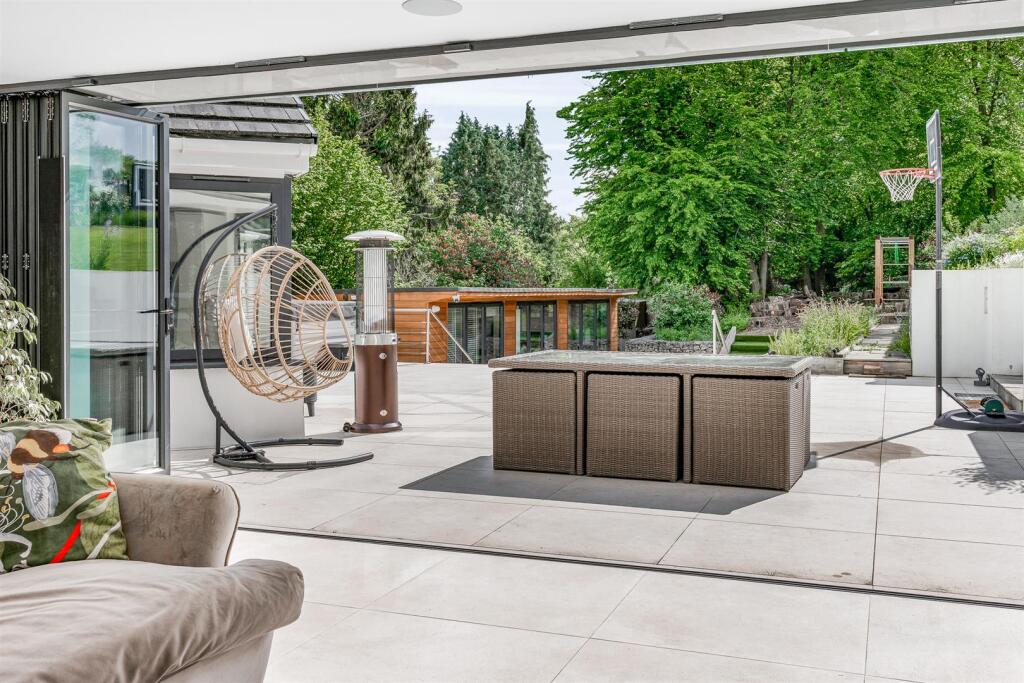 The Avenue, Welwyn photo 5