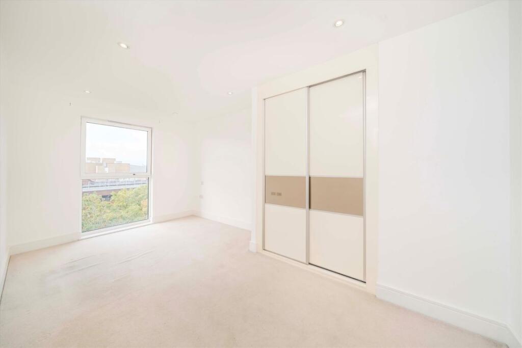 Apartment in London, Norbiton - View 5