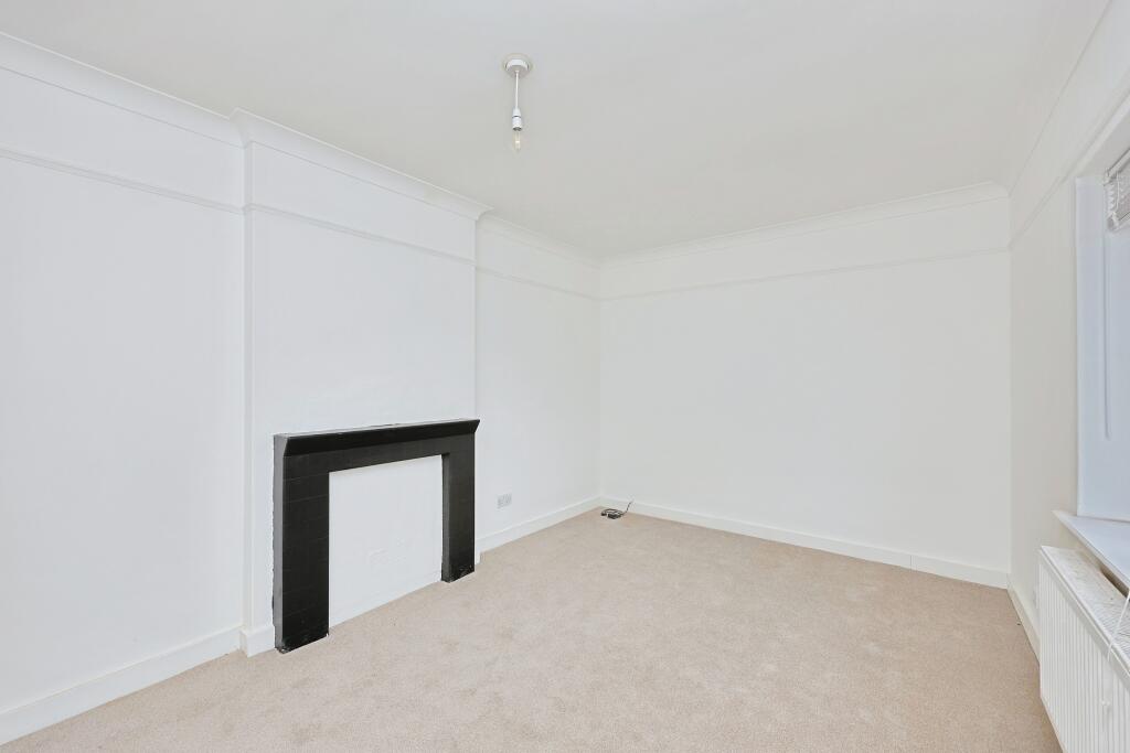 House in Ipswich - View 4