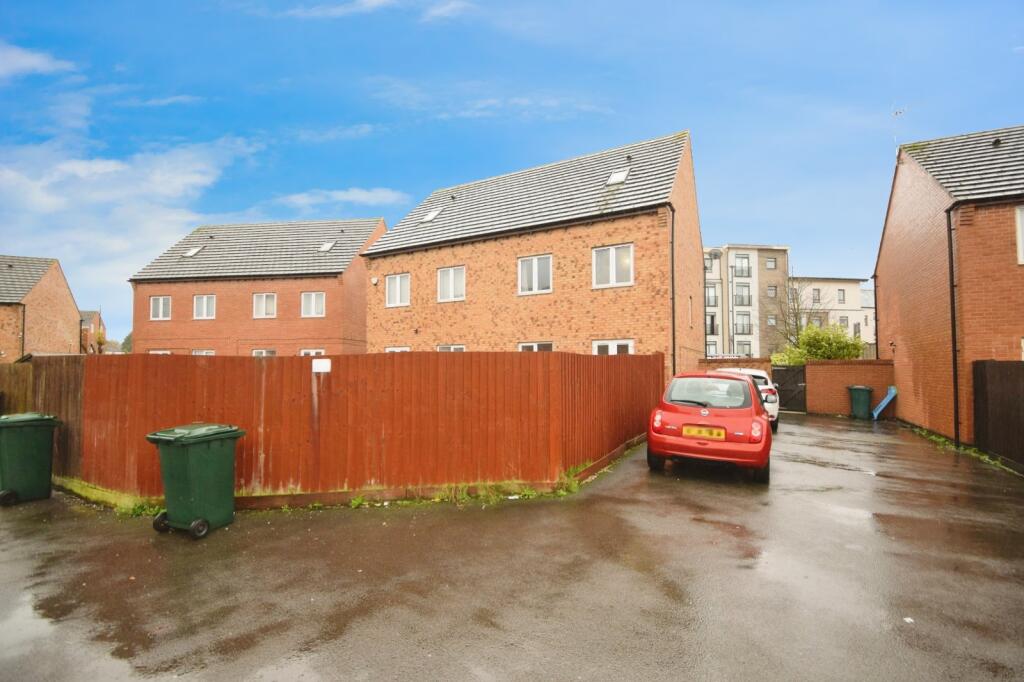 Sunbeam Way, Coventry, West Midlands, CV3 photo 3