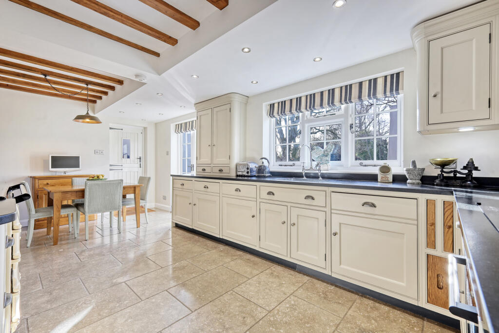 House in Uttlesford, Causeway End, Felsted - More