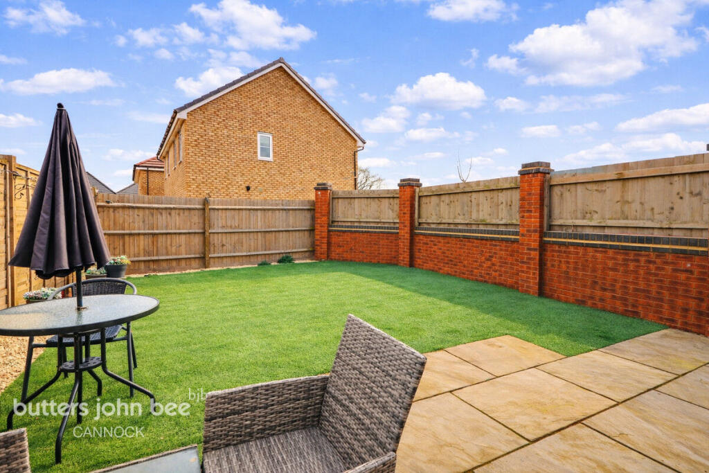House in Cannock Chase, Pye Green, Hednesford - More