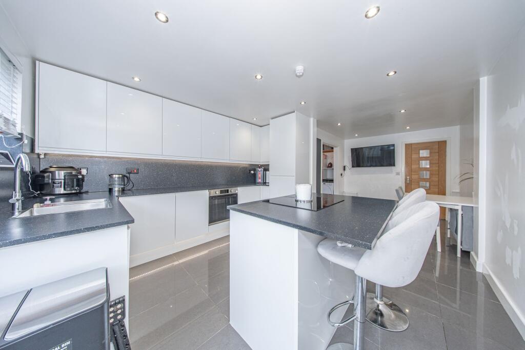 House in East Calder, West Lothian - View 3