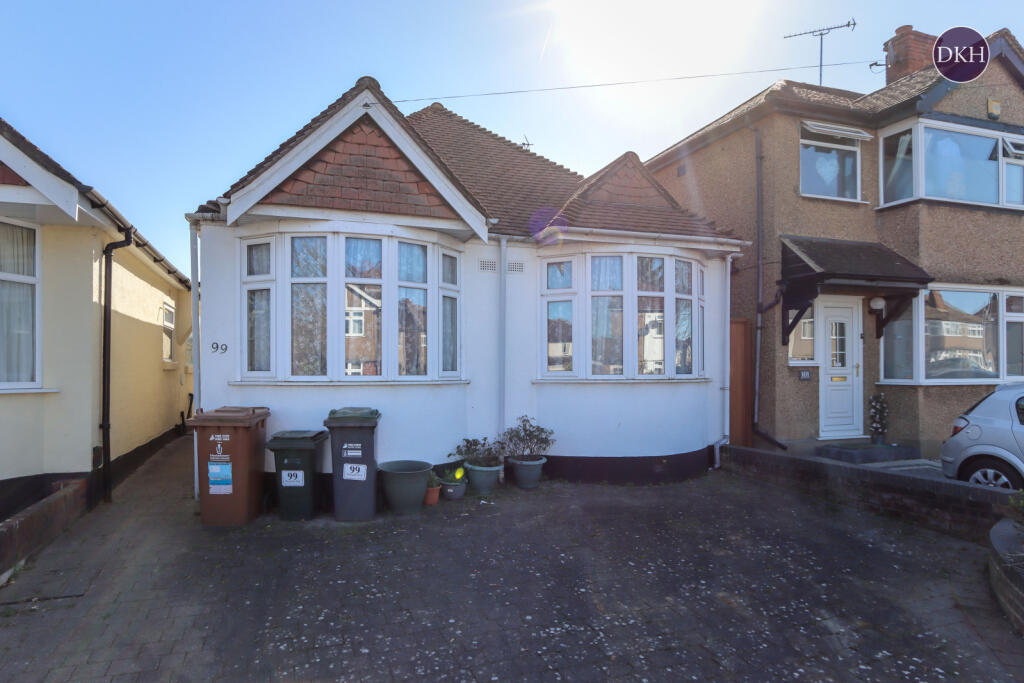 Main image of property: Malvern Way, Croxley Green