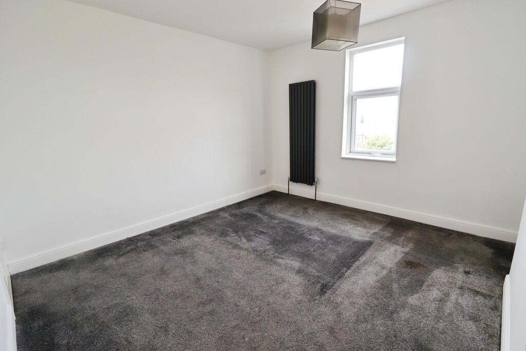 House in Lincoln, Lincolnshire - More