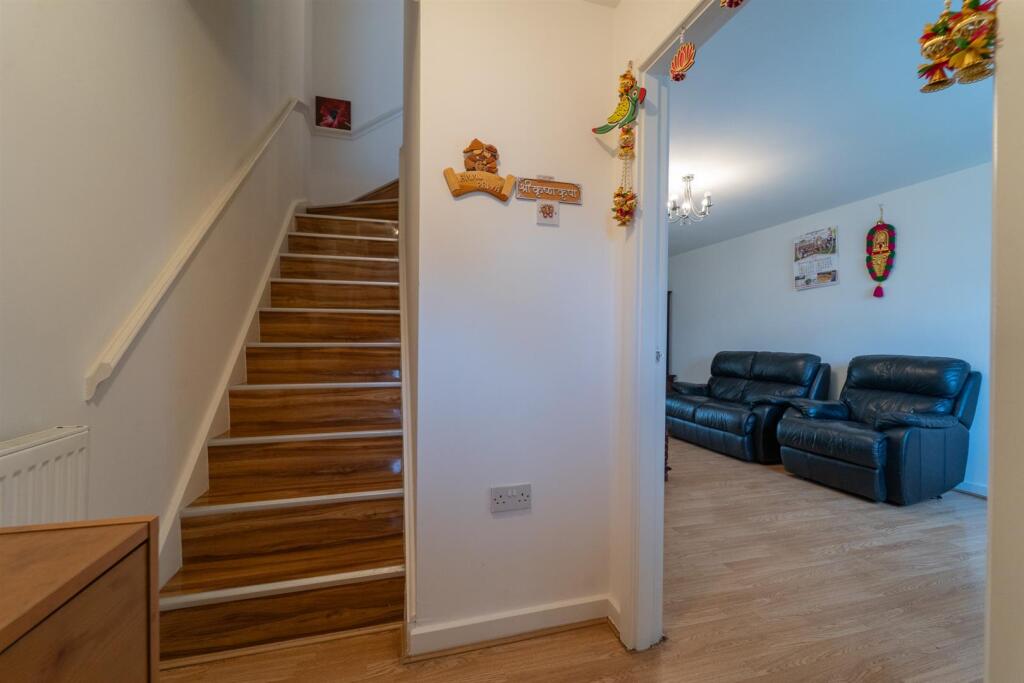 Carnival Place, Fallowfield photo 4