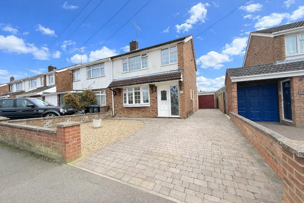 Main image of property: Kinross Crescent, Sundon Park, Luton, Bedfordshire, LU3 3JS