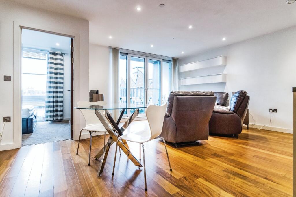 Apartment in Manchester, New Islington, Miles Platting - View 2