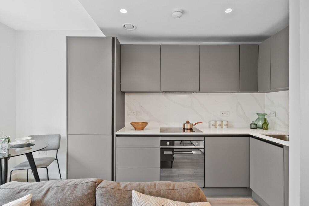 Apartment in Twickenham - View 3
