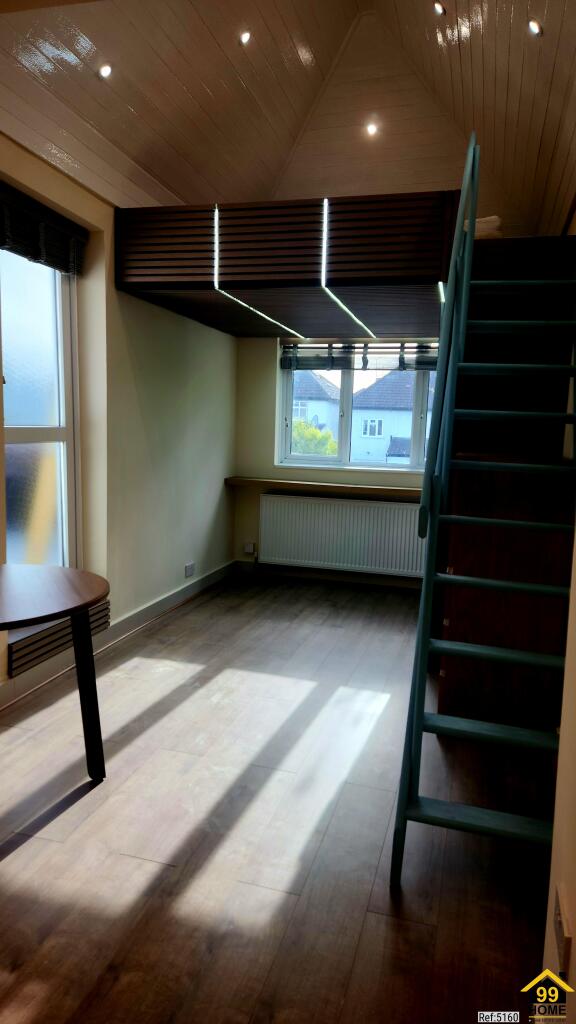 Studio flat for rent