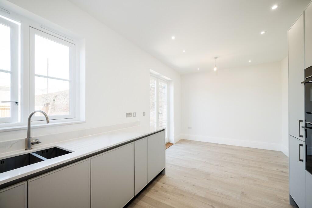 House in London, Cockfosters - View 5