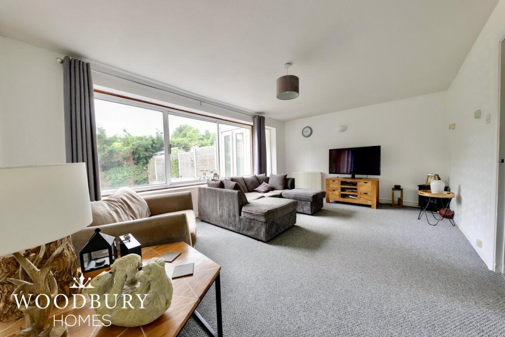 Monkchester Close, Loughton, IG10 photo 2