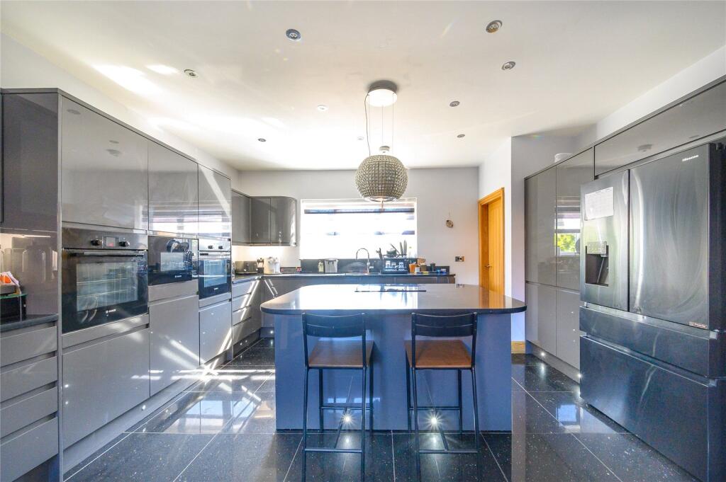 Additional image 18 of Broadway House, Wakefield Road, Drighlington, Bradford, West Yorkshire