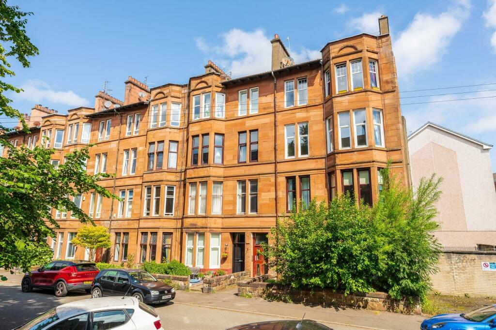 2-bed flat on 20 Woodford Street, Shawlands, G41, £200,000