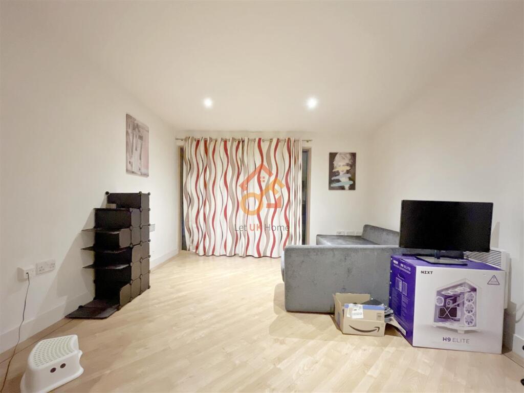Apartment in Birmingham, West Midlands - View 2