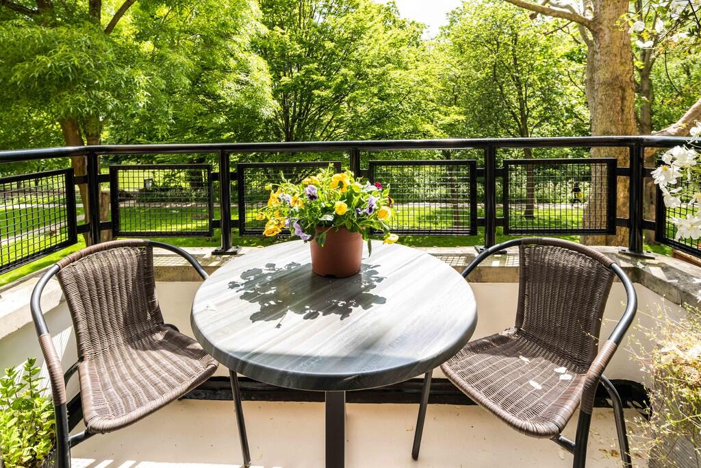 Apartment in London, Champion Hill Estate, East Dulwich - View 4